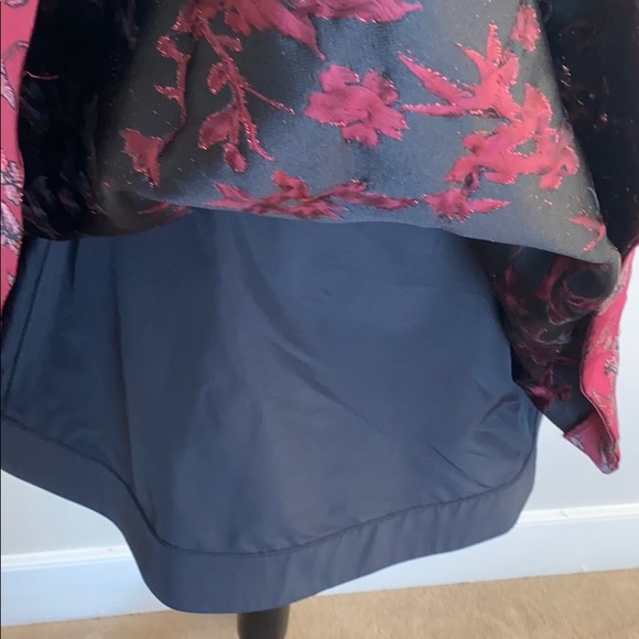 Alice + Olivia pleated floral-jacquard dress - Picture 5 of 7